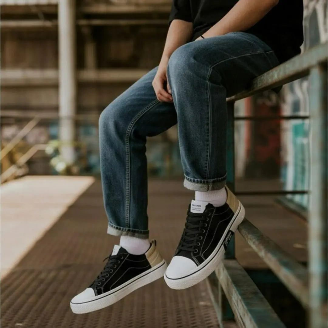 Retroglide - Men's Canvas Court Sneaker with Graphic Sole