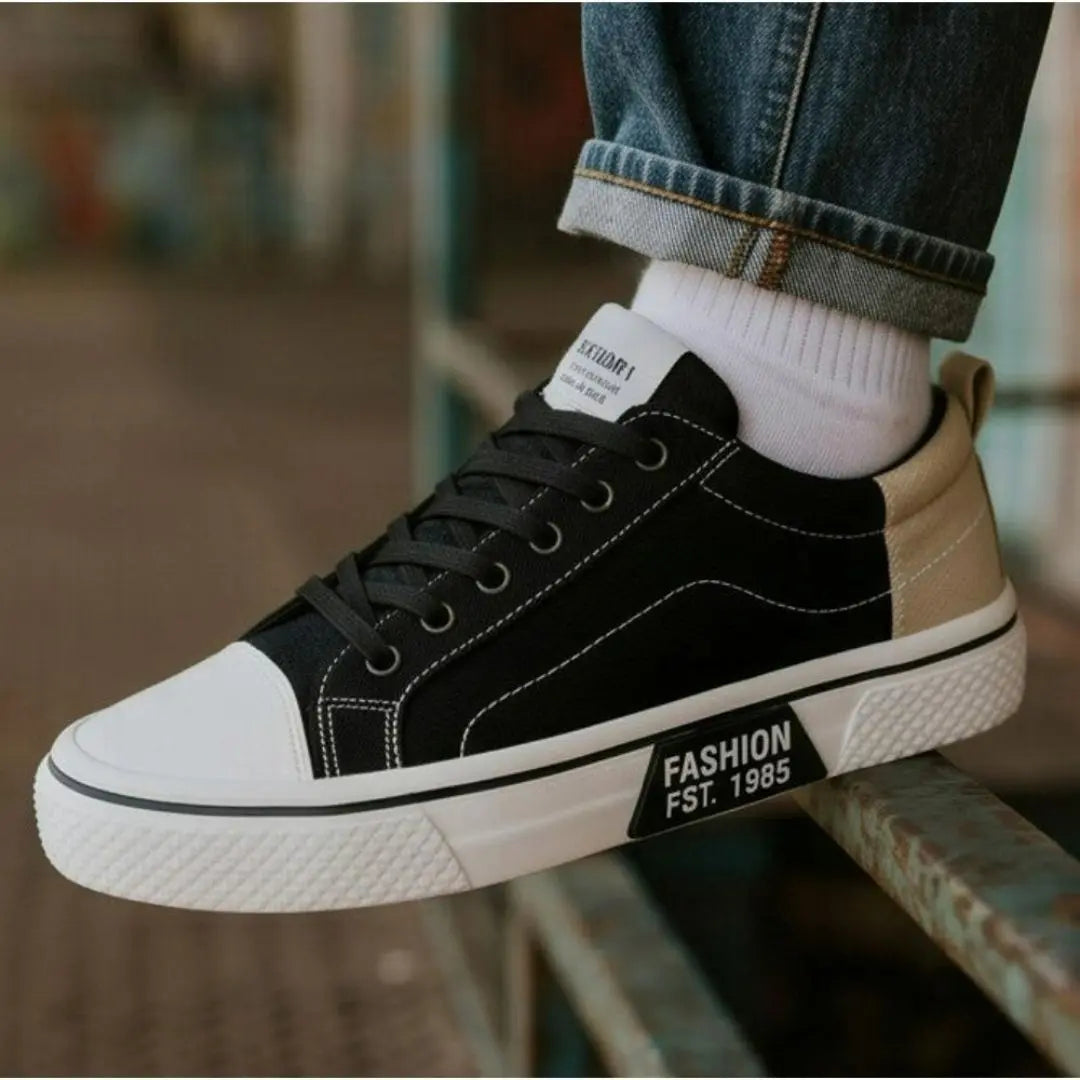 Retroglide - Men's Canvas Court Sneaker with Graphic Sole